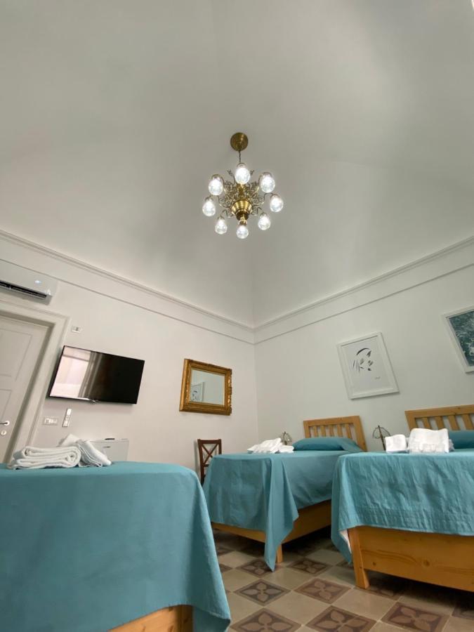 Touristhouse Monopoli 10 Bed and Breakfast Εξωτερικό φωτογραφία