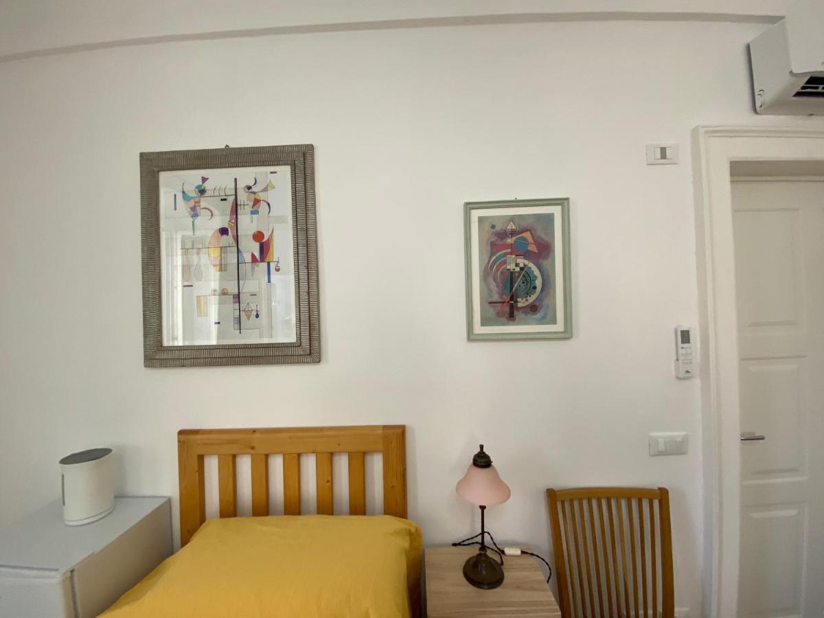 Touristhouse Monopoli 10 Bed and Breakfast Εξωτερικό φωτογραφία