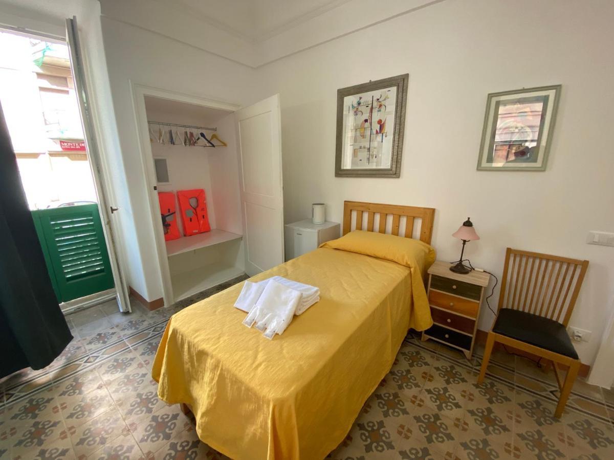 Touristhouse Monopoli 10 Bed and Breakfast Εξωτερικό φωτογραφία